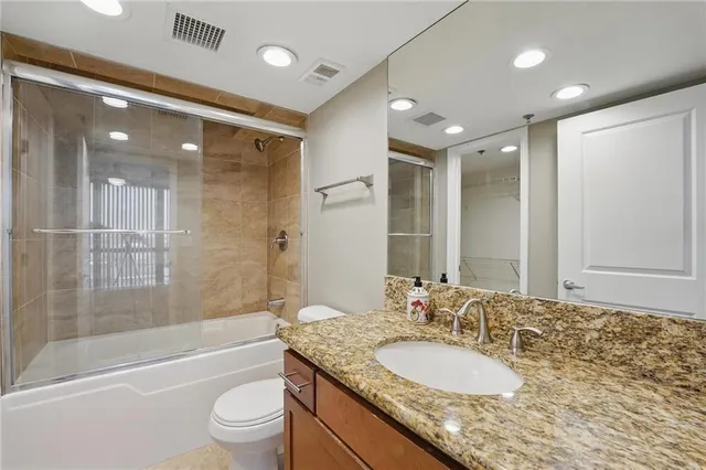 $236,500 | 600 Admiral Boulevard, Unit 1603, Kansas City, MO 64106