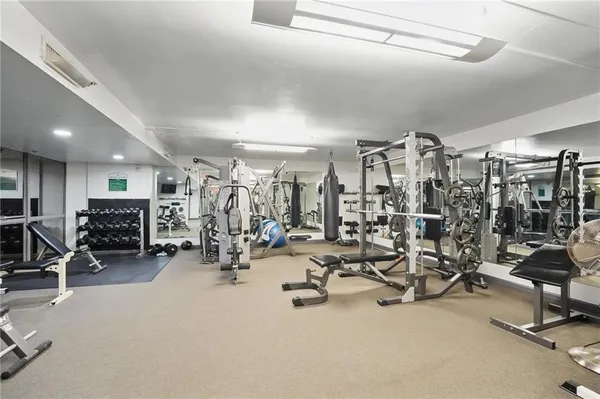 $227,500 | 600 Admiral Boulevard, Unit 1603, Kansas City, MO 64106