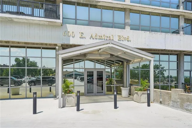 $236,500 | 600 Admiral Boulevard, Unit 1603, Kansas City, MO 64106