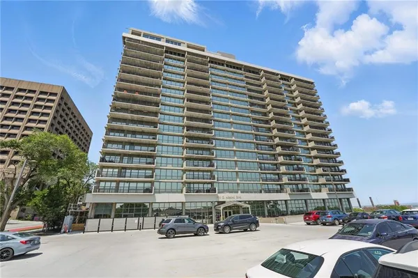 $227,500 | 600 Admiral Boulevard, Unit 1603, Kansas City, MO 64106
