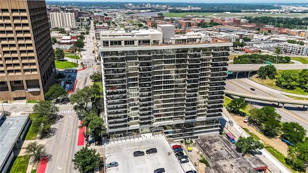 $227,500 | 600 Admiral Boulevard, Unit 1603, Kansas City, MO 64106