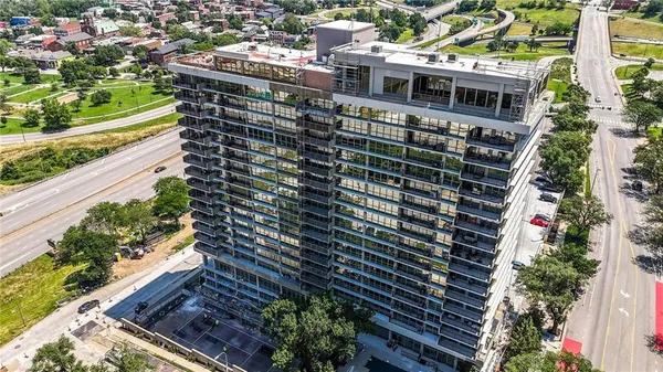 $227,500 | 600 Admiral Boulevard, Unit 1603, Kansas City, MO 64106