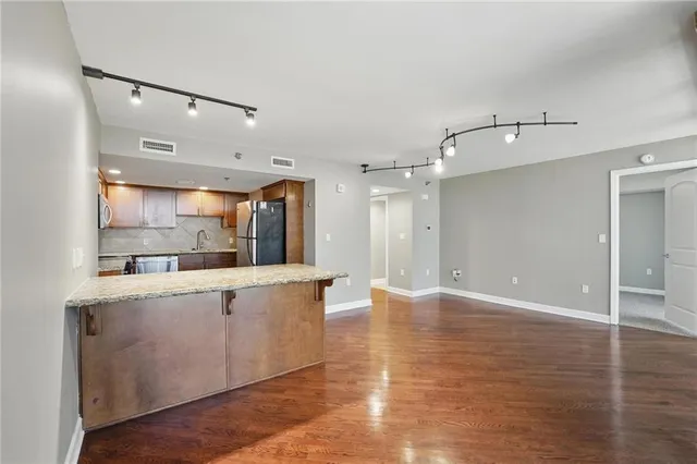 $236,500 | 600 Admiral Boulevard, Unit 1603, Kansas City, MO 64106