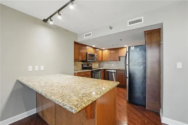 $236,500 | 600 Admiral Boulevard, Unit 1603, Kansas City, MO 64106
