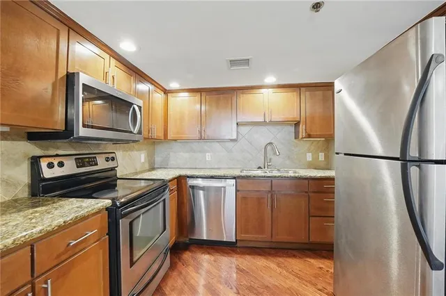 $236,500 | 600 Admiral Boulevard, Unit 1603, Kansas City, MO 64106