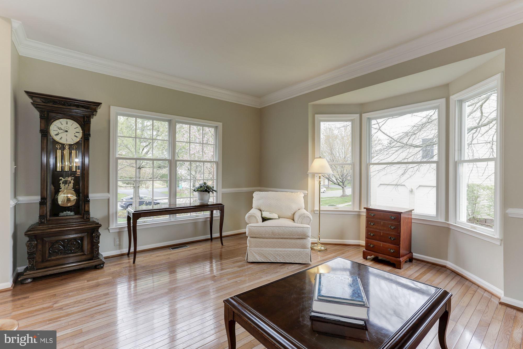 1316 Dasher Lane Reston, VA 20190 - Photo 6 of 30 Living Room