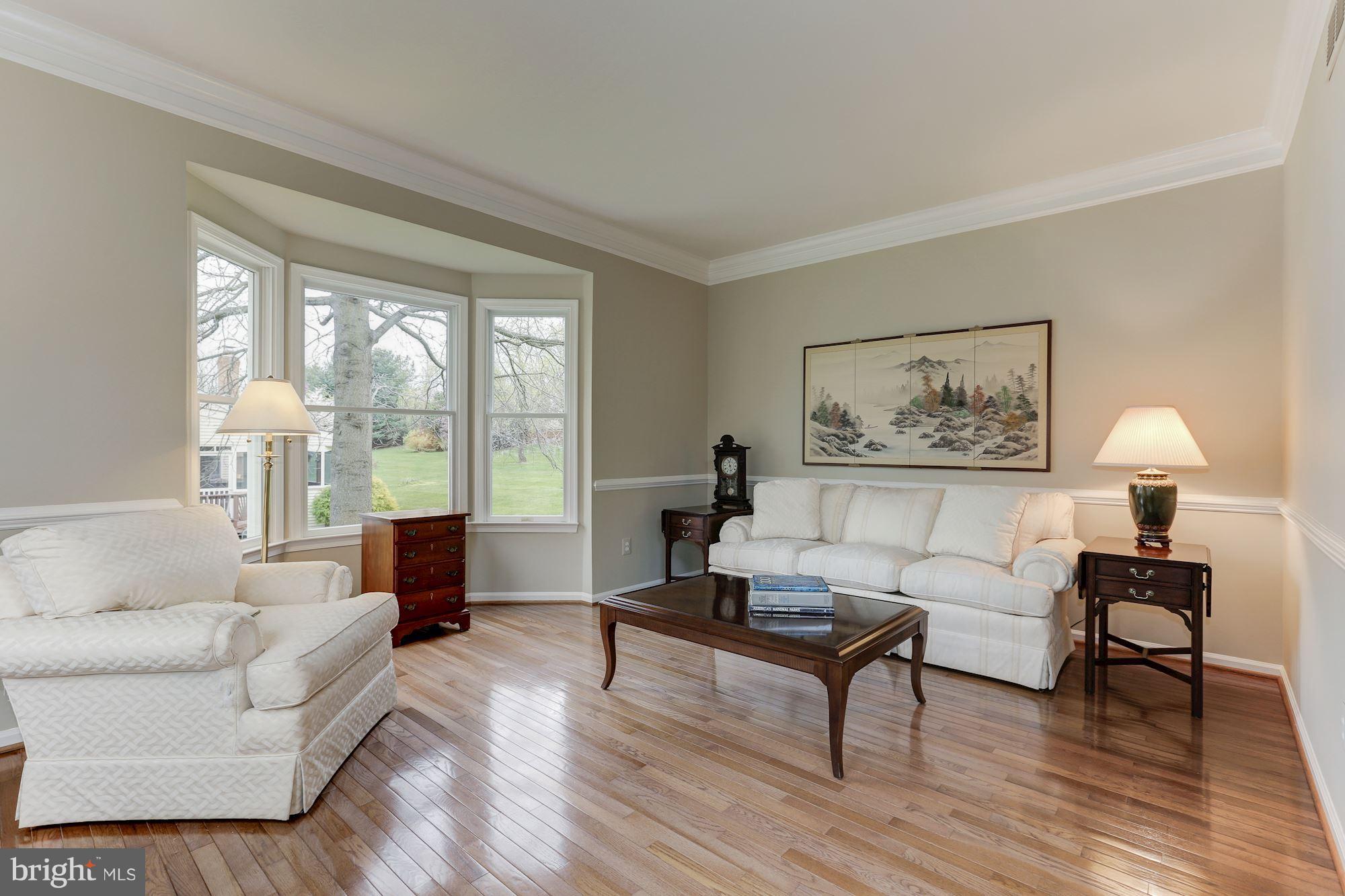 1316 Dasher Lane Reston, VA 20190 - Photo 7 of 30 Living Room