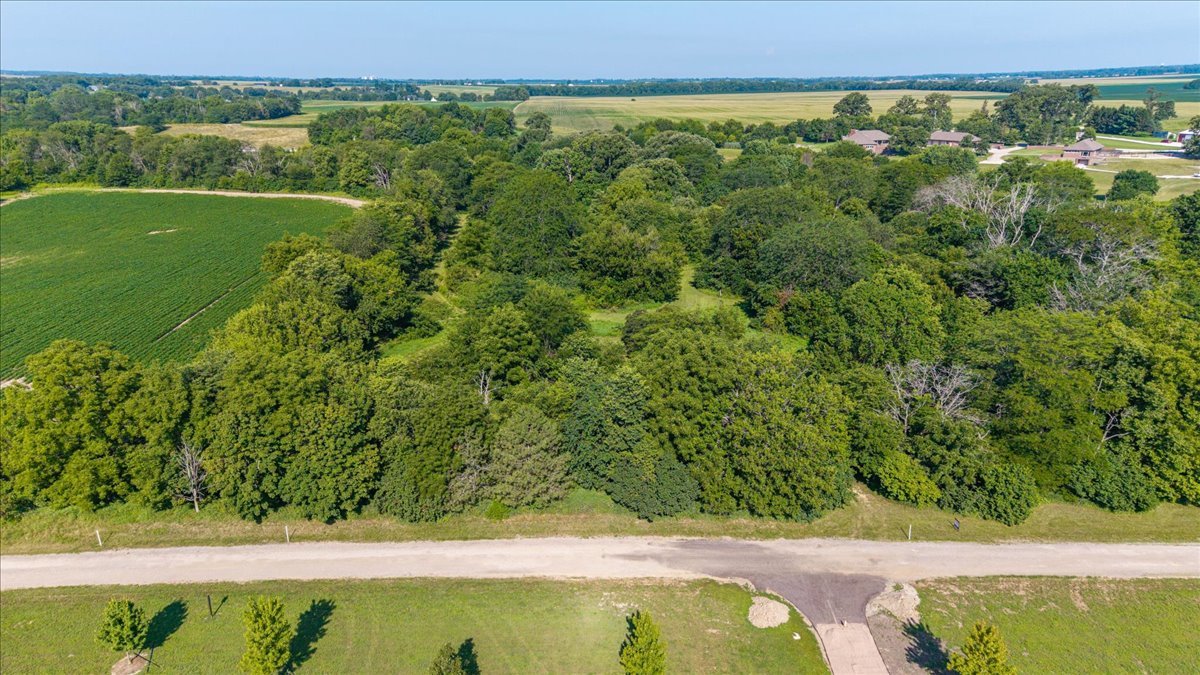 28 Burr Oak Road Bloomington, IL 61705 - Photo 7 of 17 Gallery Image 7
