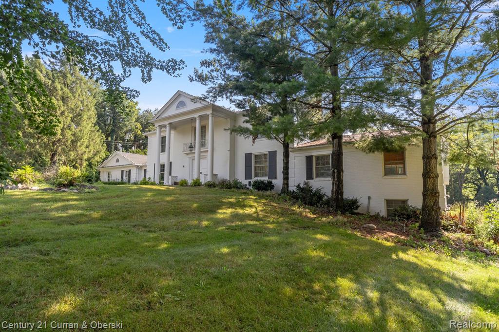 1863 Squirrel Road Bloomfield Hills, MI 48304 - Photo 1 of 78 Gallery Image 1