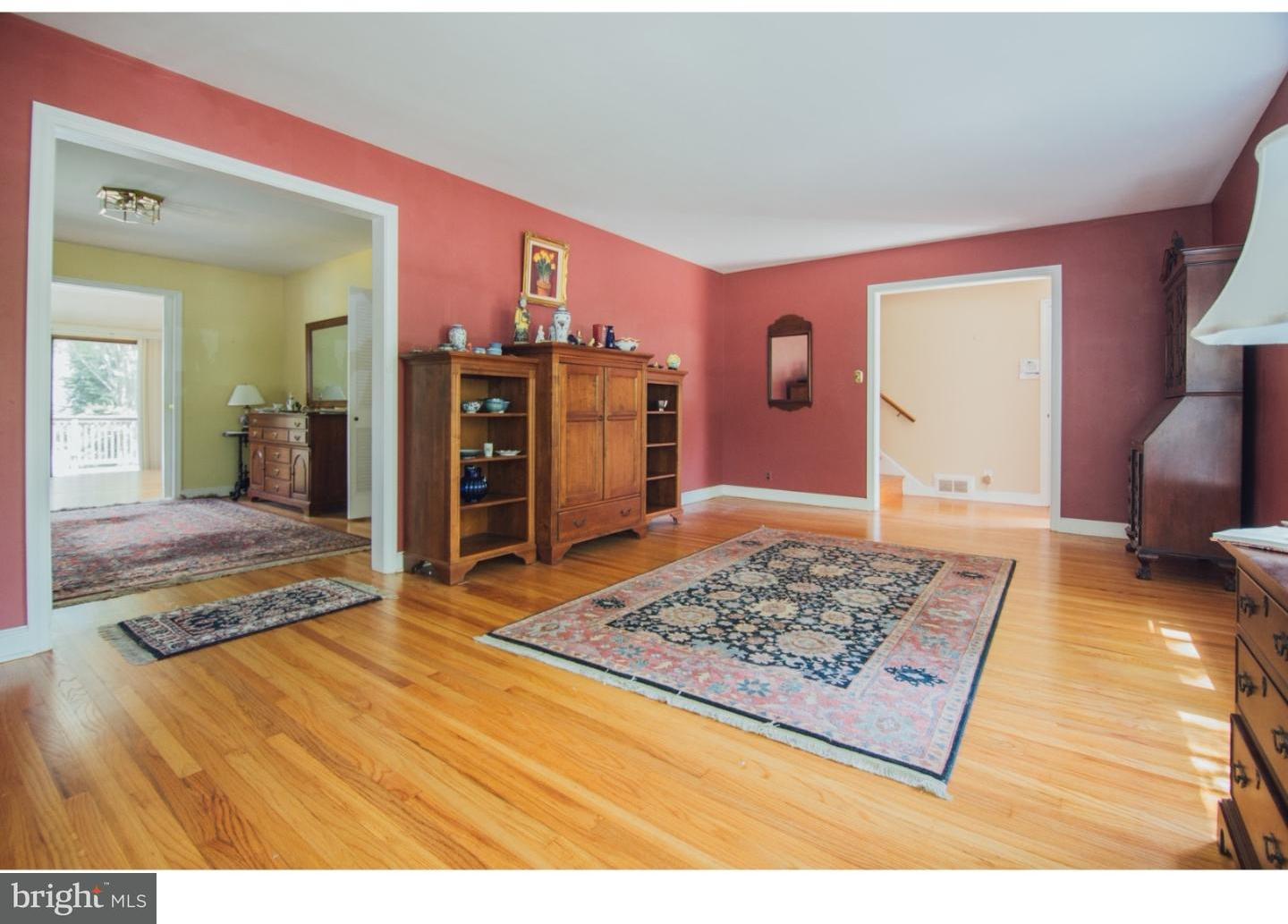 423 Red Leaf Road Wynnewood, PA 19096 - Photo 7 of 25 Living Room
