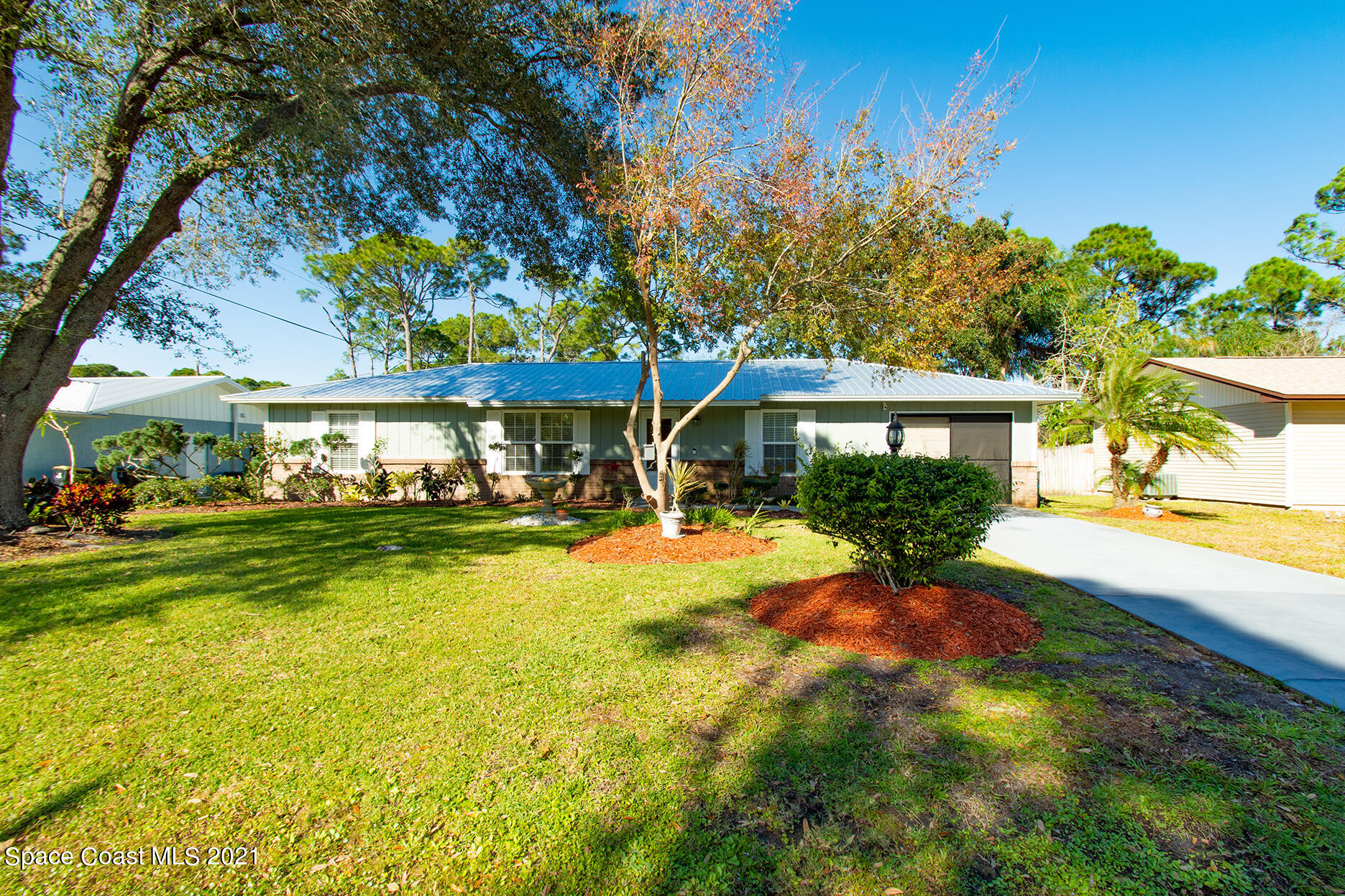 659 Alhambra Road Southeast Palm Bay, FL 32909 - Photo 8 of 76 659 Alhambra Rd SE Nikon-8