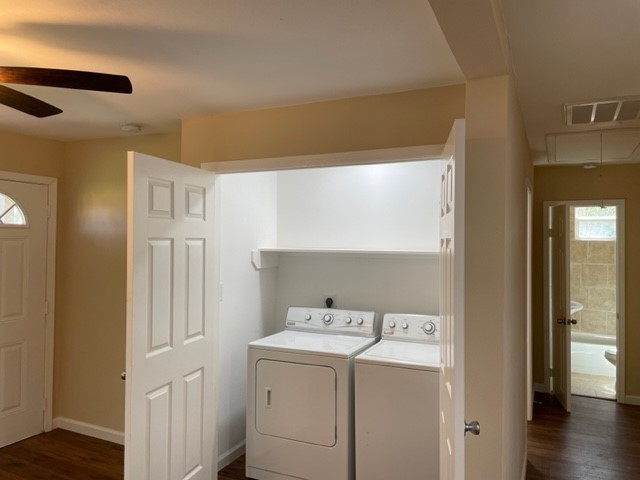 5603 Pickfair Street Houston, TX 77026 - Photo 17 of 22 a view of utility room with washer and dryer
