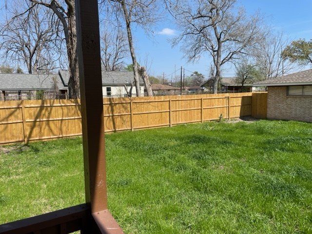 5603 Pickfair Street Houston, TX 77026 - Photo 9 of 22 a view of outdoor space with garden