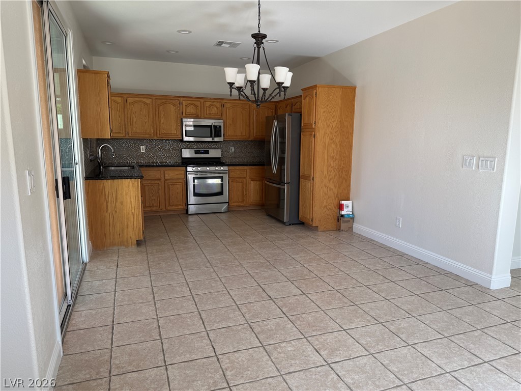 8159 Shellstone Avenue Las Vegas, NV 89117 - Photo 7 of 28