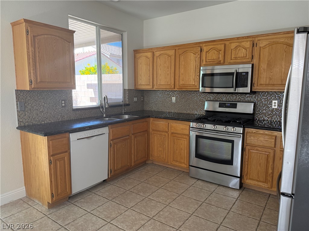 8159 Shellstone Avenue Las Vegas, NV 89117 - Photo 9 of 28