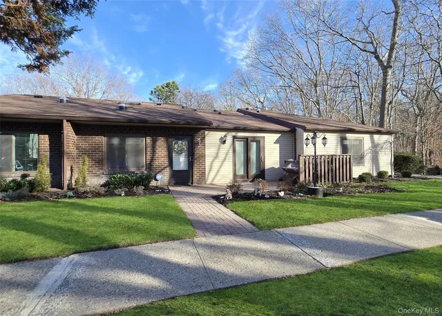$424,999 | 175 Birchwood Road, Coram, NY 11727