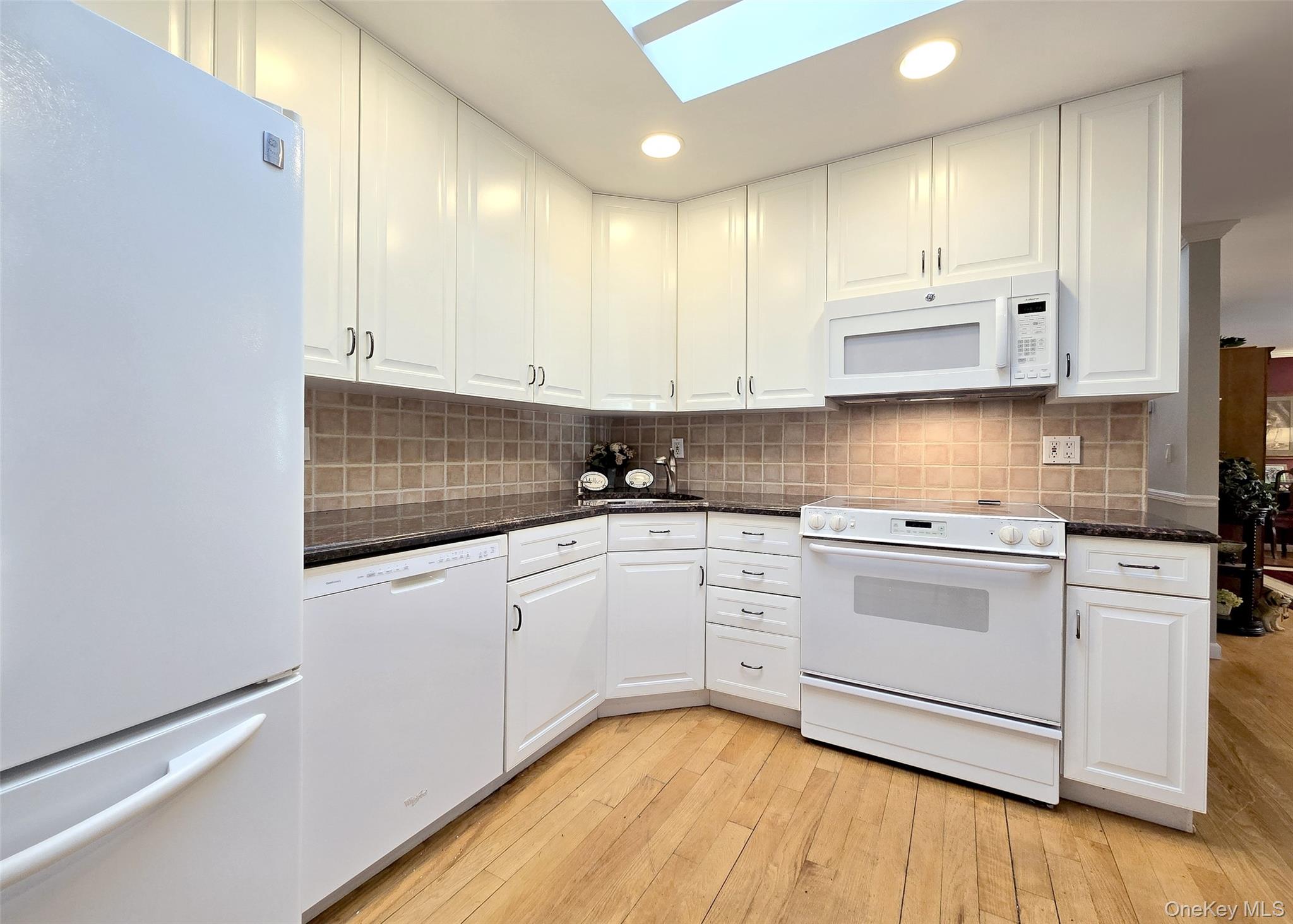 175 Birchwood Road Coram, NY 11727 - Photo 8 of 25