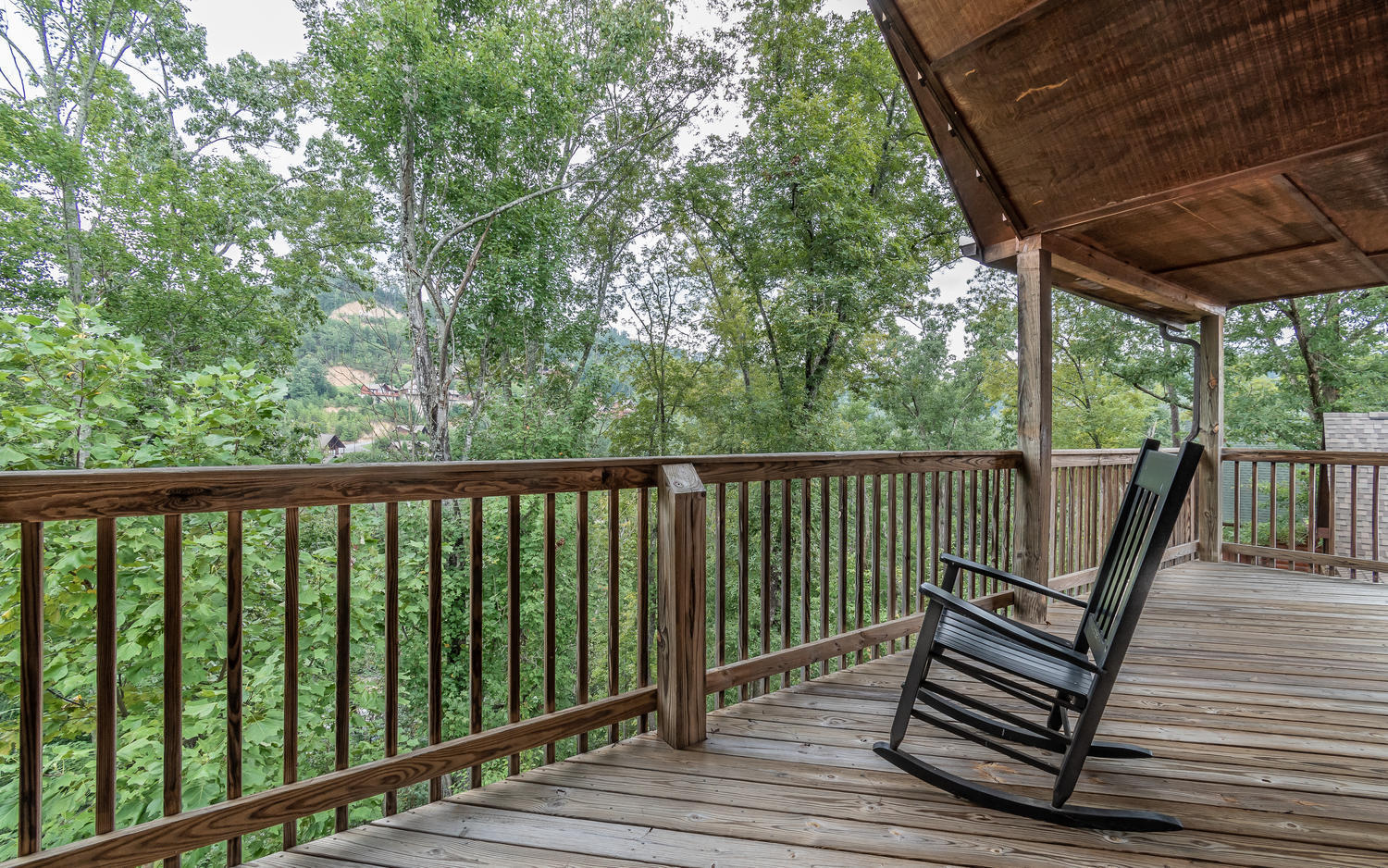 1503 Boo Boos Way Sevierville, TN 37862 - Photo 23 of 33 Upstairs Back Deck