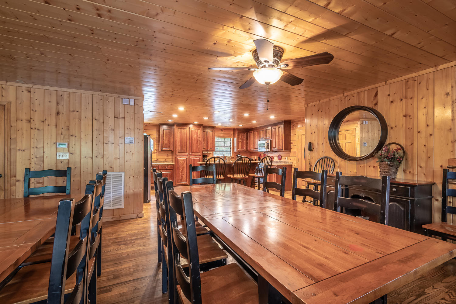 1503 Boo Boos Way Sevierville, TN 37862 - Photo 6 of 33 Dining Area