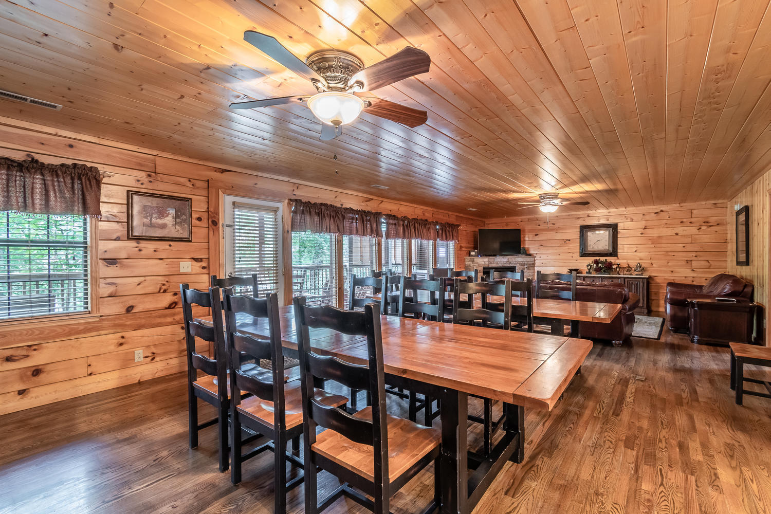 1503 Boo Boos Way Sevierville, TN 37862 - Photo 7 of 33 Dining Area