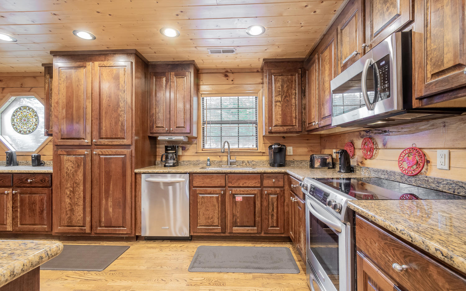 1503 Boo Boos Way Sevierville, TN 37862 - Photo 9 of 33 Kitchen