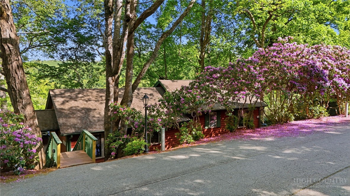 140 Lindale Ridge, Unit 504 Boone, NC 28607 - Photo 13 of 15 a view of street with small shops