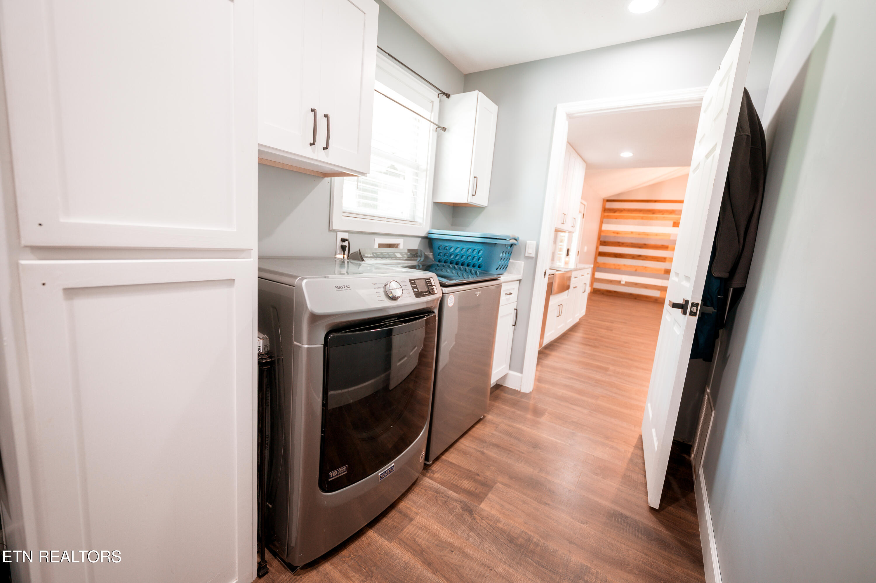 630 Peach Orchard Road Clinton, TN 37716 - Photo 19 of 43 laundry room