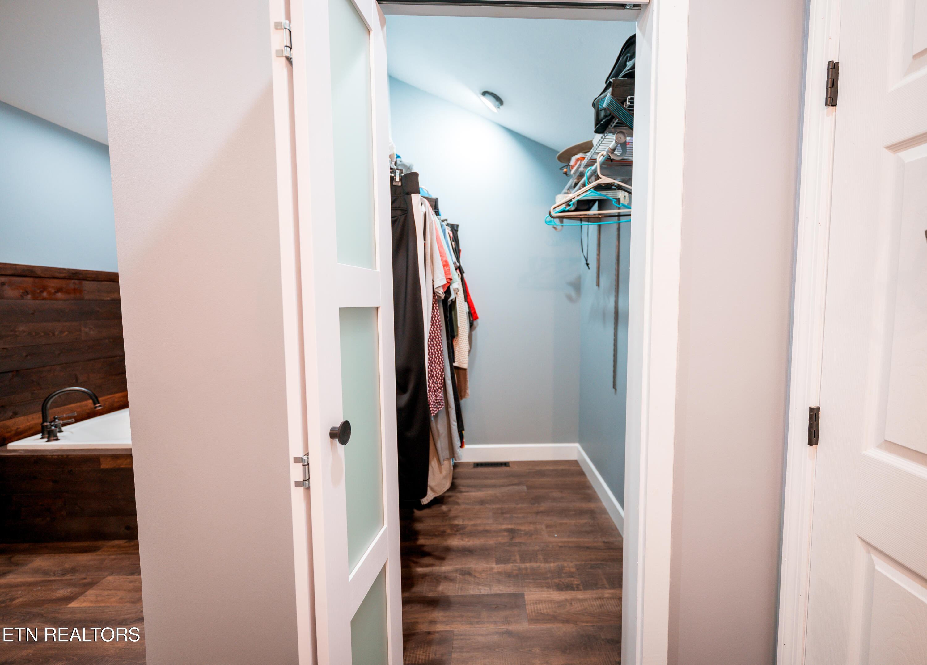 630 Peach Orchard Road Clinton, TN 37716 - Photo 25 of 43 primary closet