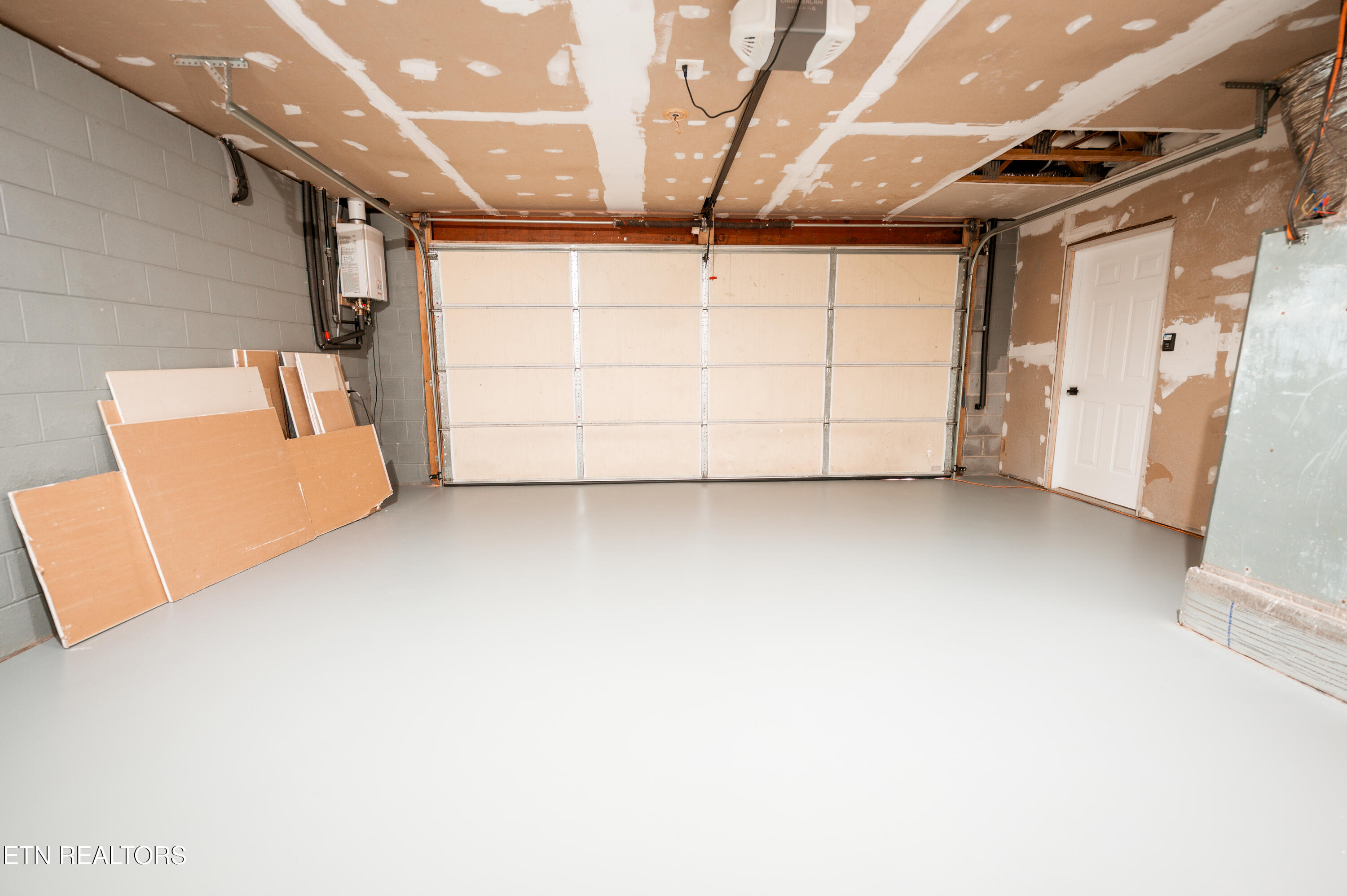 630 Peach Orchard Road Clinton, TN 37716 - Photo 36 of 43 basement garage