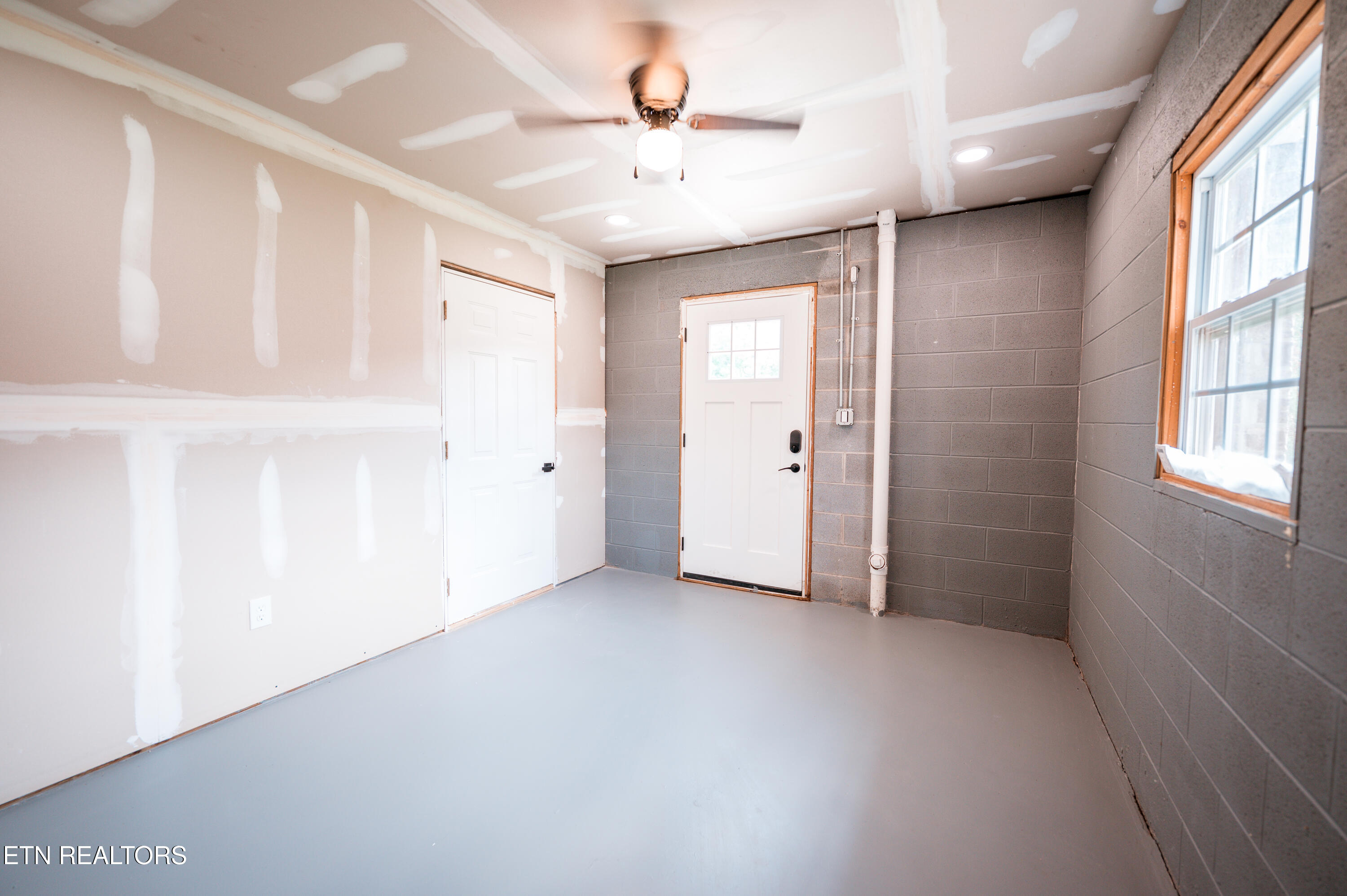 630 Peach Orchard Road Clinton, TN 37716 - Photo 39 of 43 basement room