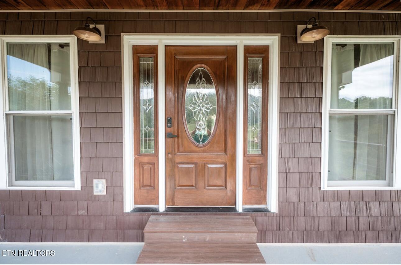 630 Peach Orchard Road Clinton, TN 37716 - Photo 8 of 43 front door