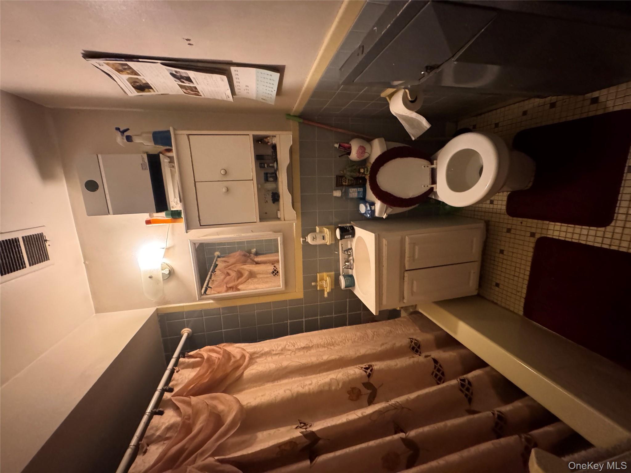 1427 Needham Avenue Bronx, NY 10469 - Photo 3 of 6