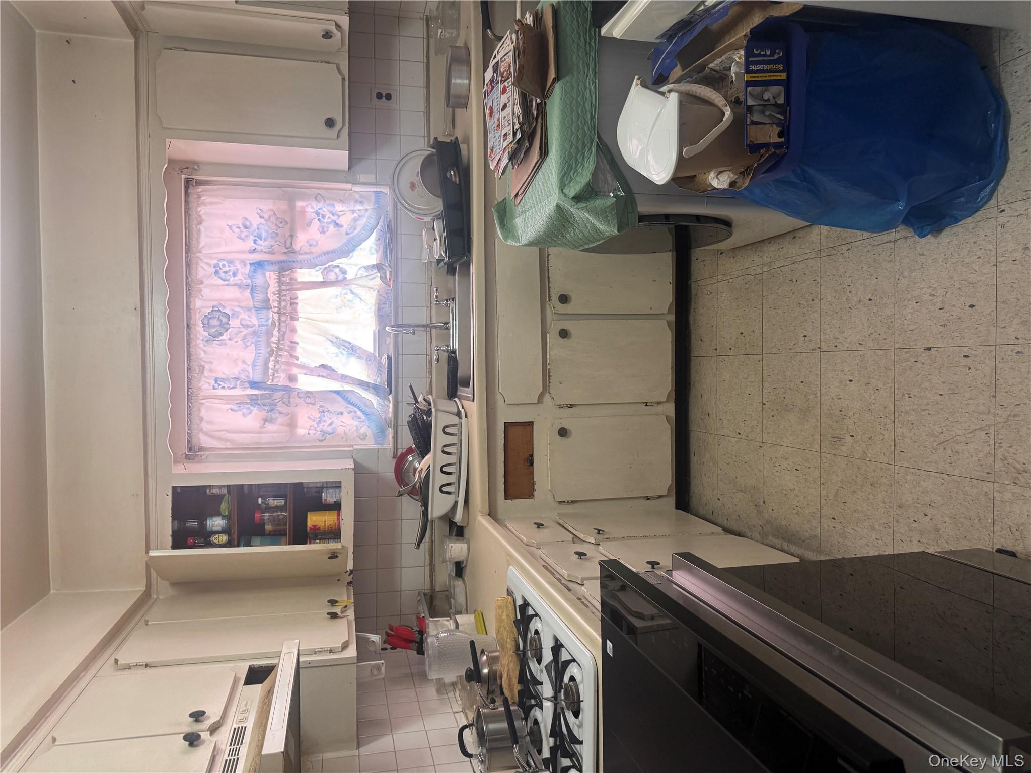 1427 Needham Avenue Bronx, NY 10469 - Photo 4 of 6