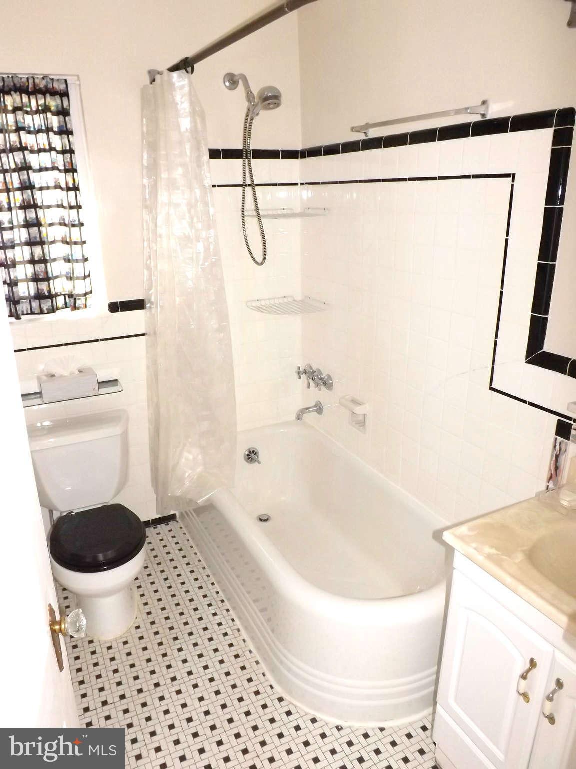 607 McNeill Road Silver Spring, MD 20910 - Photo 10 of 30 Bath