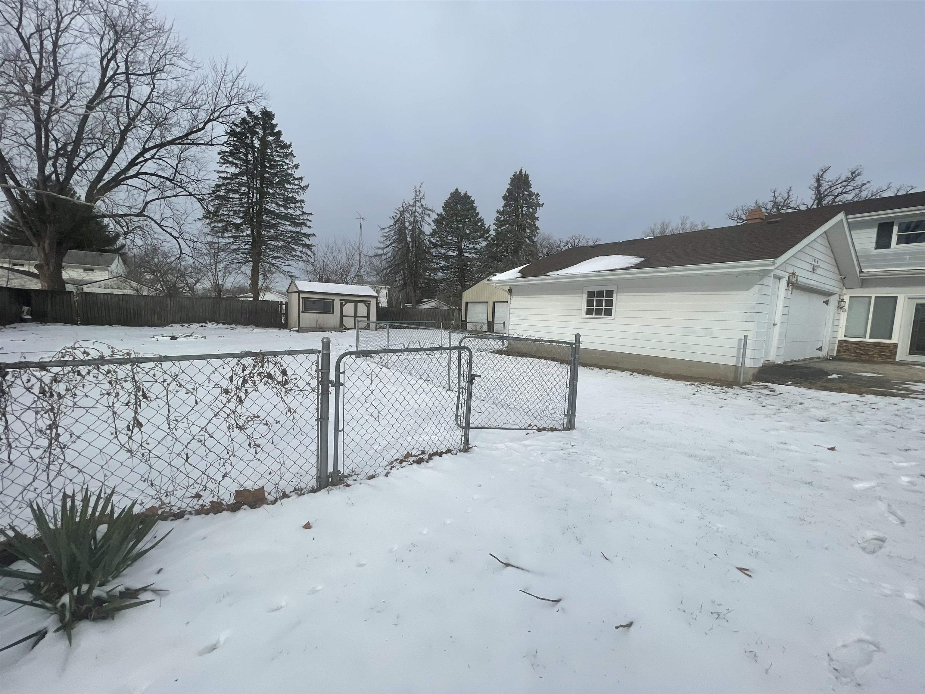 7870 Freeport Road Rockton, IL 61072 - Photo 20 of 22 a view of a terrace