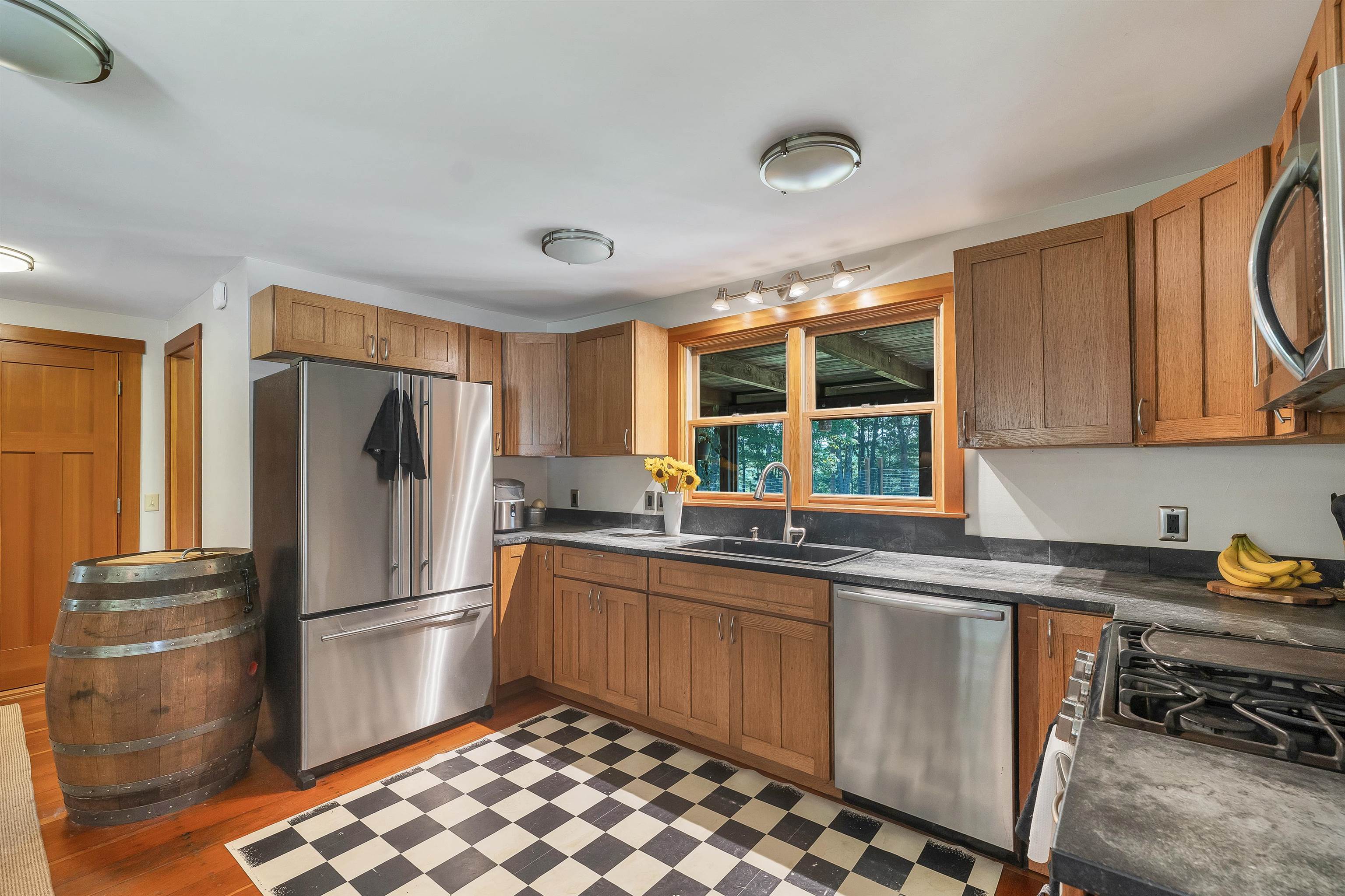 558 Province Road Belmont, NH 03220 - Photo 3 of 48