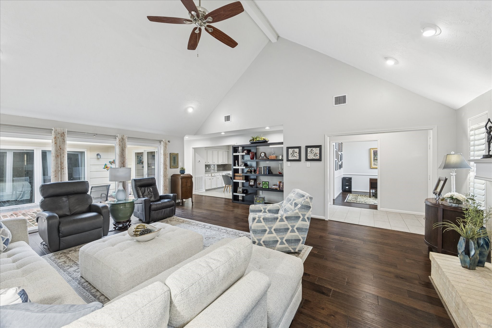2930 Teague Road Houston, TX 77080 - Photo 7 of 22 a living room with furniture and wooden floor
