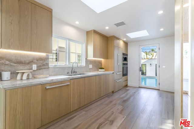$4,495,000 | 216 South Almont Drive, Beverly Hills, CA 90211