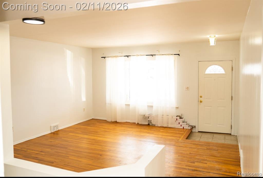 32851 Rugby Drive Warren, MI 48088 - Photo 3 of 18