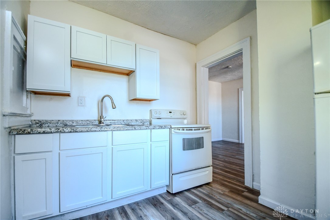828 East Main Street Springfield, OH 45503 - Photo 13 of 46