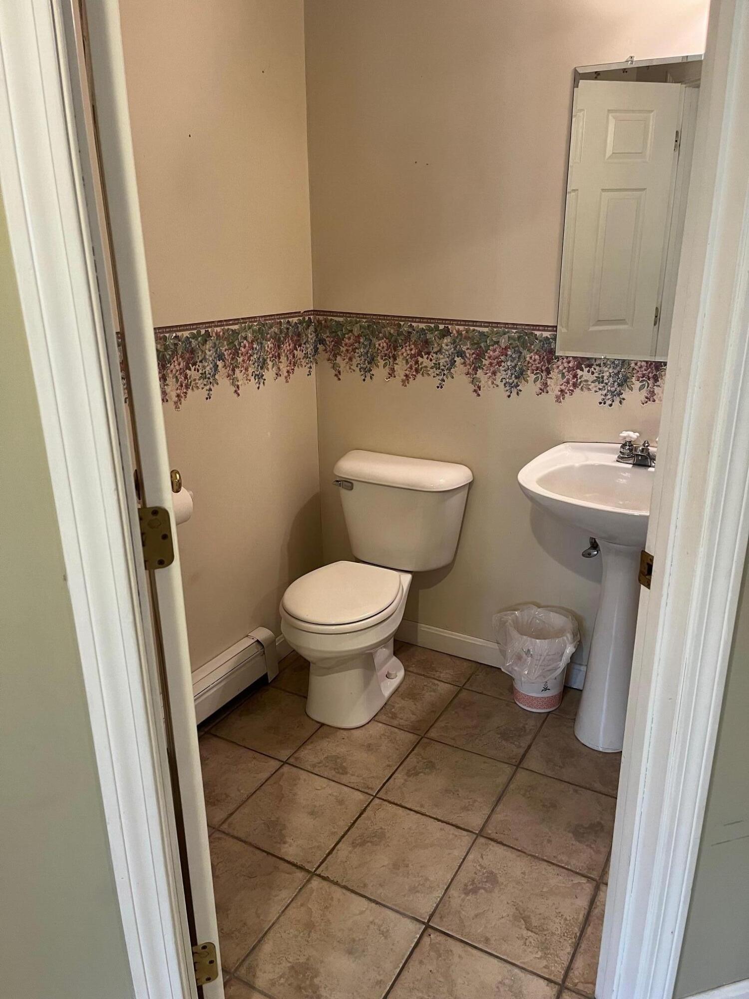 36 Joseph Drive, Unit 36 Gorham, ME 04038 - Photo 17 of 19 36 2nd bath