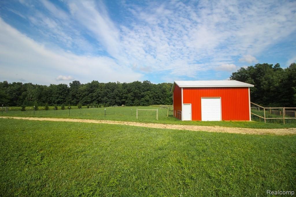 11633 White Road Linden, MI 48451 - Photo 4 of 64