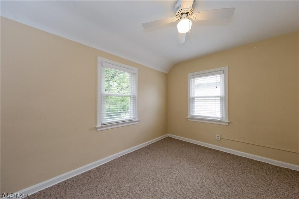 945 Rushleigh Road Cleveland Heights, OH 44121 - Photo 9 of 29