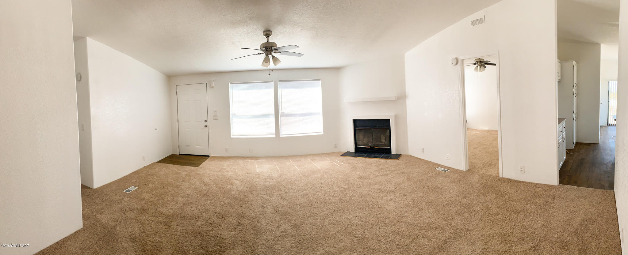 7910 North Prorodeo Road Tucson, AZ 85743 - Photo 2 of 13