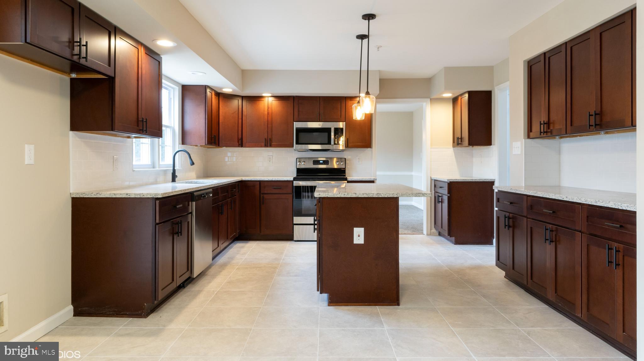 2112 Parkside Drive Bowie, MD 20721 - Photo 5 of 18