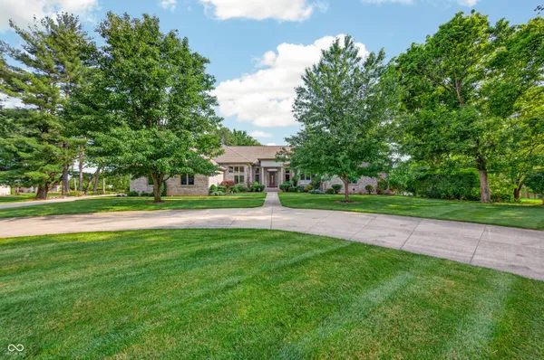 $930,000 | 3355 West Carr Hill Road, Columbus, IN 47201