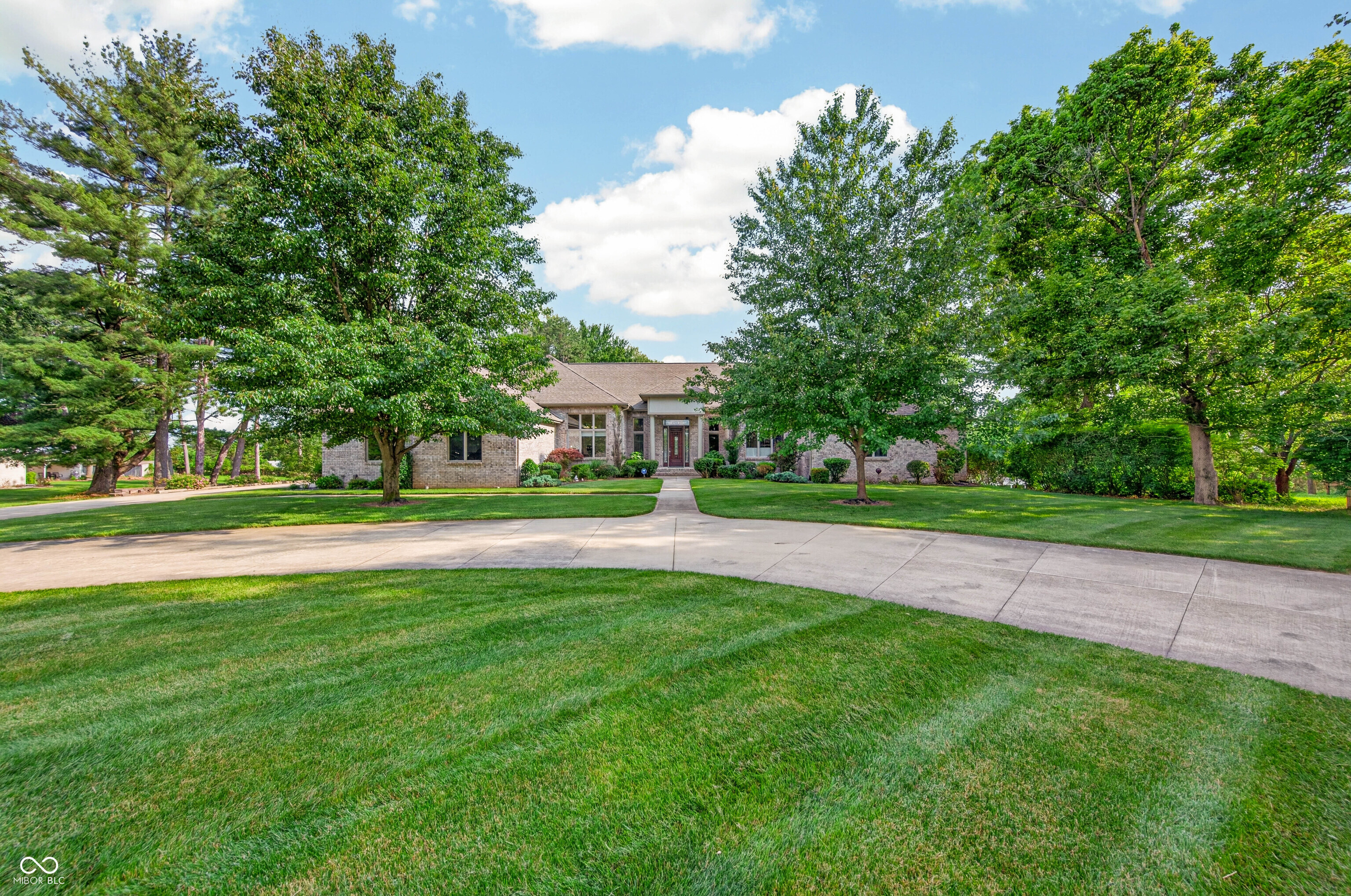 3355 West Carr Hill Road Columbus, IN 47201 - Photo 1 of 59