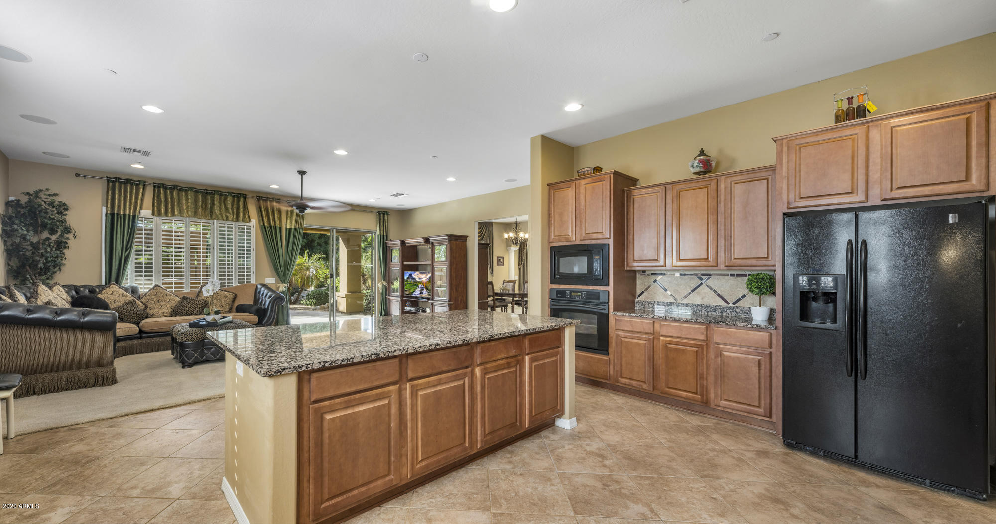 3735 East Maffeo Road Phoenix, AZ 85050 - Photo 5 of 16 Kitchen ~ Family Room