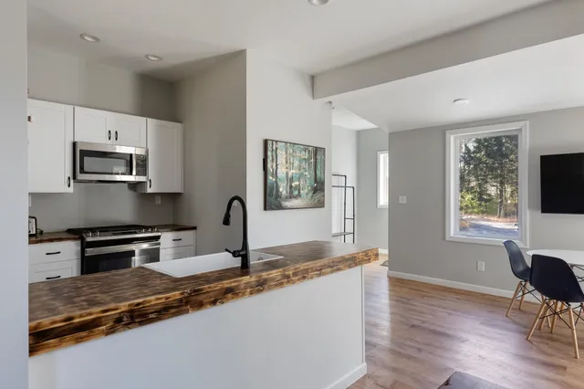 $344,900 | 82 Angus Drive, Johnson, VT 05656