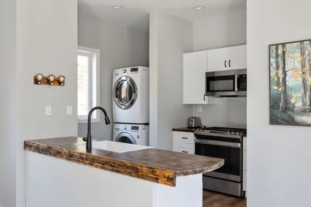 $324,900 | 82 Angus Drive, Johnson, VT 05656